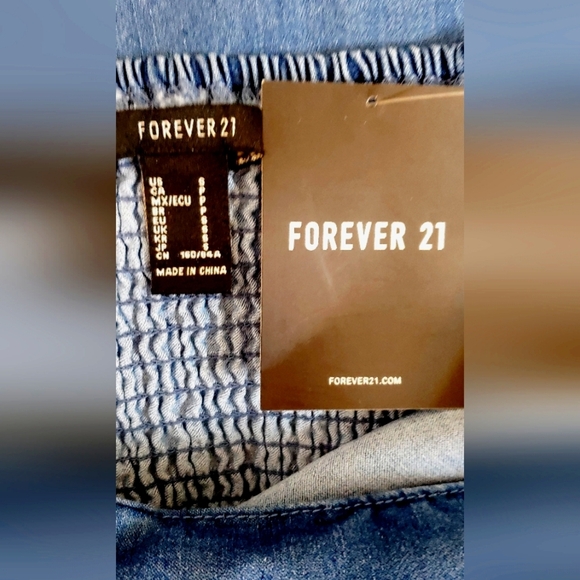 NWT Forever 21 Blue Denim Chambray Smocked Spaghetti Strap Mini Dress Size Small - Picture 7 of 8